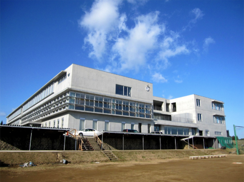 設備メンテナンス-竣工:2009年12月　工事概要:配管 給排水 衛生設備 空調設備 自動制御装置 　備考:中学校新築工事に伴う機械設備工事